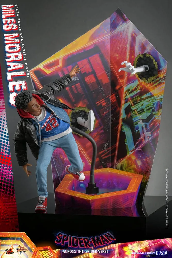 HOT TOYS - Marvel - Spider-Man Across The Spider-Verse - Miles Morales 1:6 Action Doll