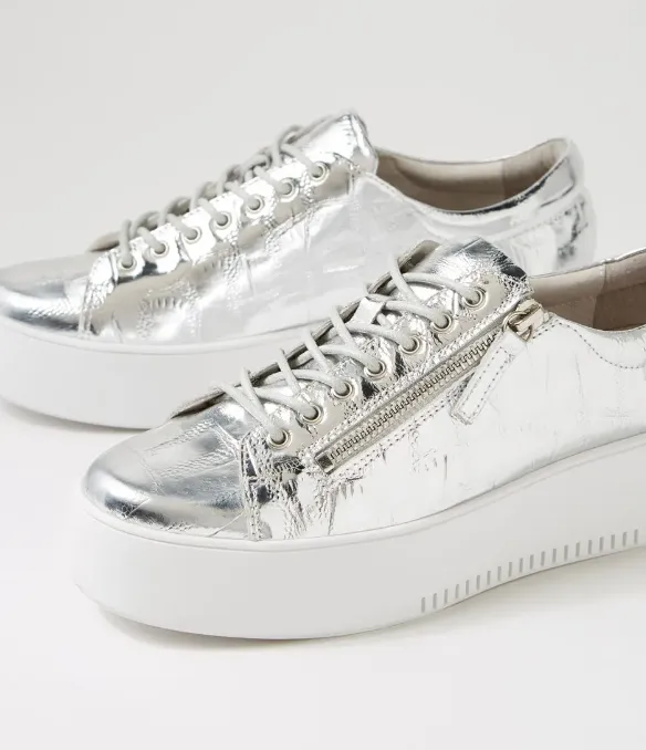 WOLFIE SNEAKER